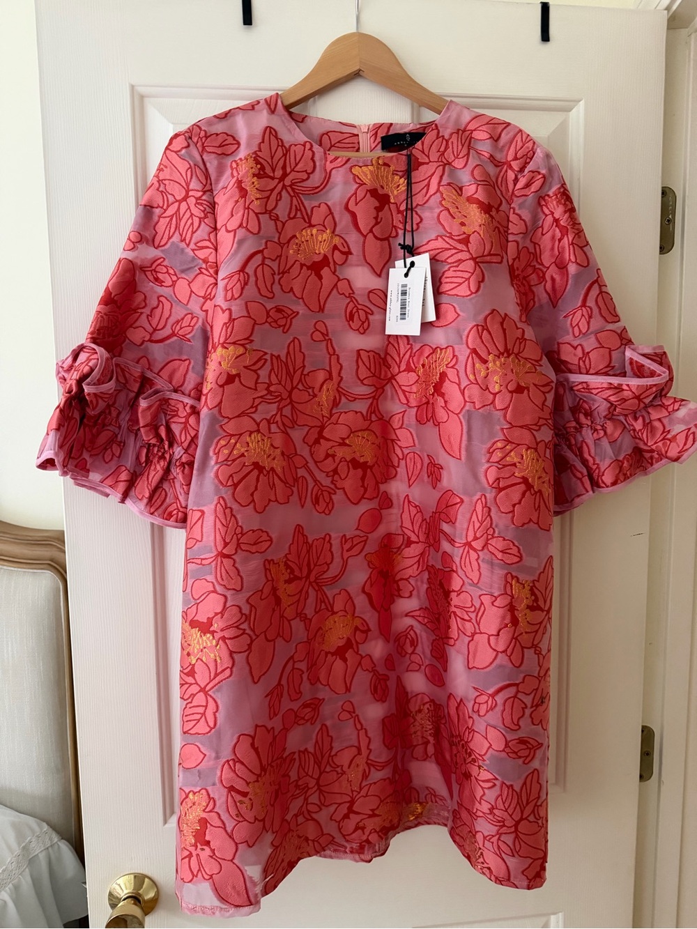 Women’s Pink Floral Shift Dress with Ruffle Sleeves